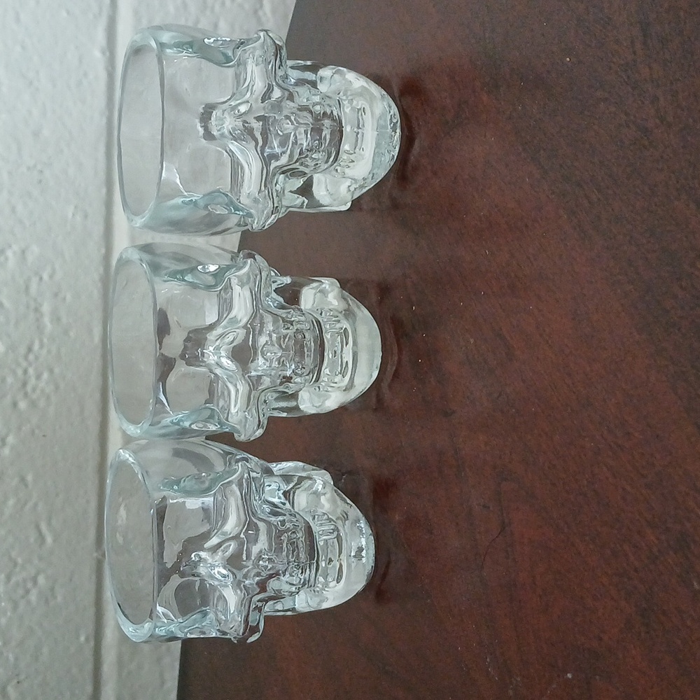 3pc Crystal Head Vodka Glasses Set.